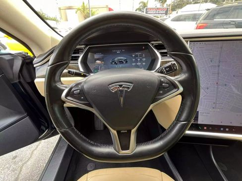 Used 2013 Tesla Model S image 19