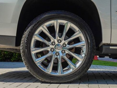 Used 2019 Cadillac Escalade ESV Premium Luxury image 28