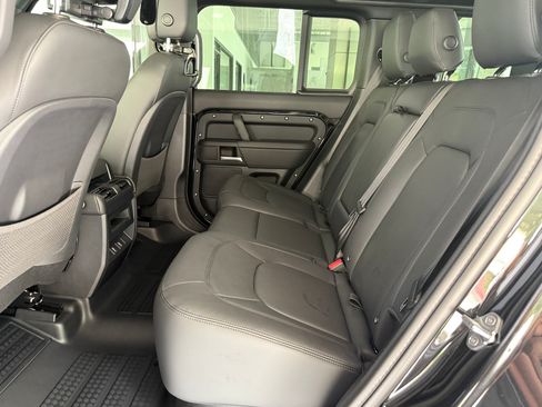 New 2026 Land Rover Defender 110 X-Dynamic SE AWD/4WD image 13