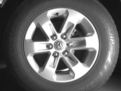 Used 2022 RAM 1500 Laramie image 9