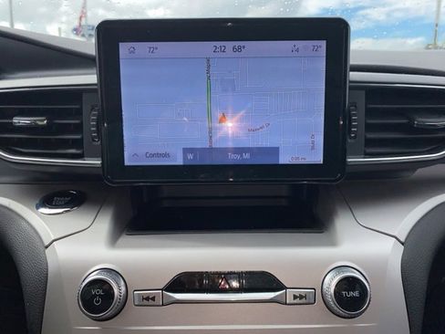 Used 2023 Ford Explorer XLT w/ Equipment Group 202A image 11