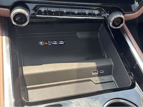 New 2026 Chevrolet Tahoe High Country AWD/4WD image 28