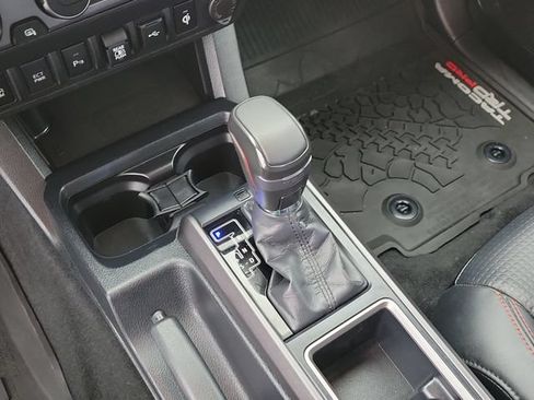 Used 2020 Toyota Tacoma TRD Pro AWD/4WD image 31