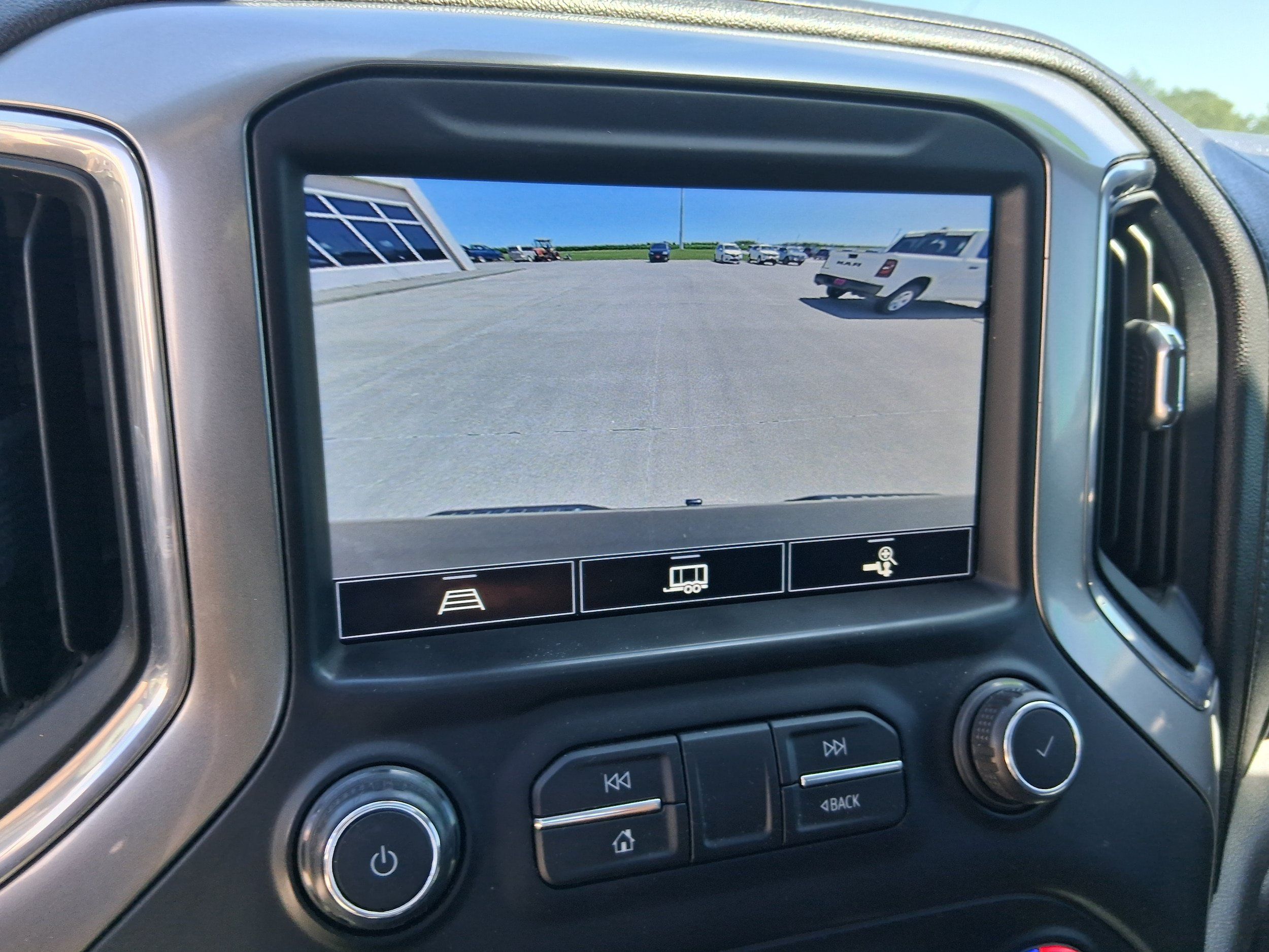 Used 2021 Chevrolet Silverado 1500 LT Trail Boss w/ Convenience Package II AWD/4WD image 10