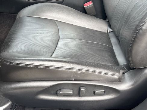 Used 2018 INFINITI Q70 Luxe image 20