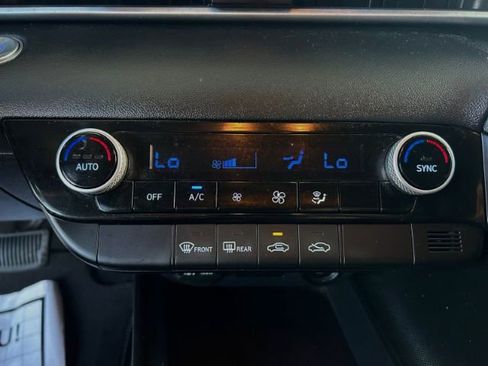 Used 2023 Hyundai Elantra SEL w/ Preferred Accessory Package image 14