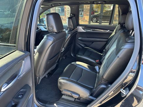 Used 2021 Cadillac XT6 Sport image 5