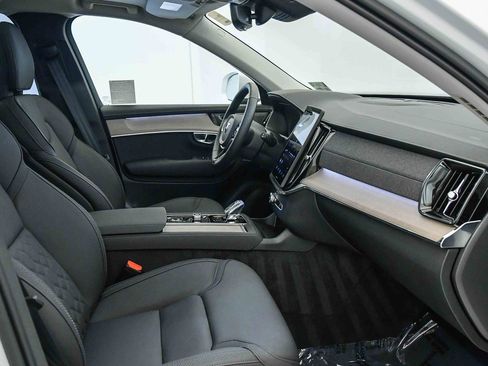 Certified 2025 Volvo XC90 B6 Plus w/ Protection Package Premier image 18