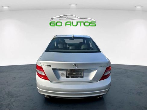 Used 2011 Mercedes-Benz C 300 4MATIC Sedan image 6