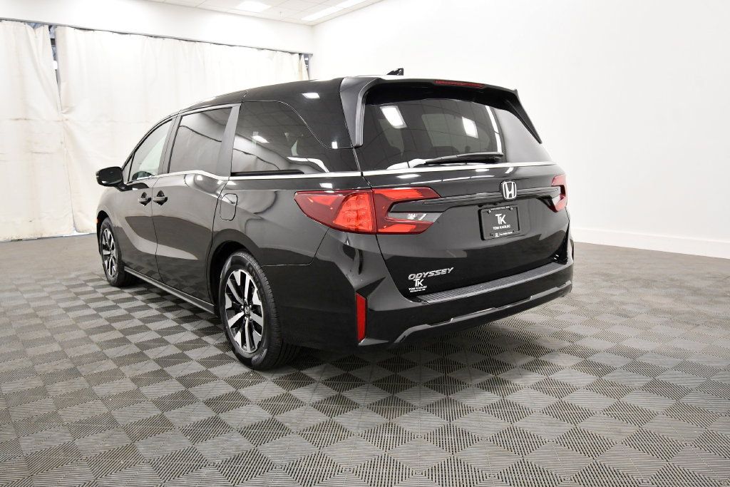 Certified 2025 Honda Odyssey EX-L image 5