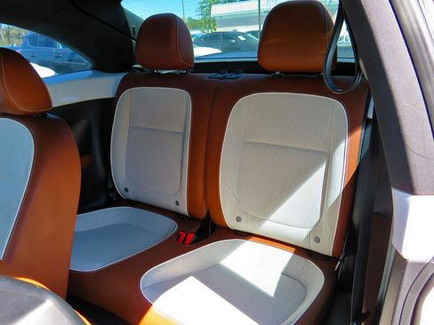 Used 2017 Volkswagen Beetle 1.8T Classic image 13