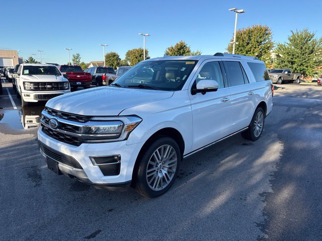 Used 2024 Ford Expedition Max Limited AWD/4WD image 3
