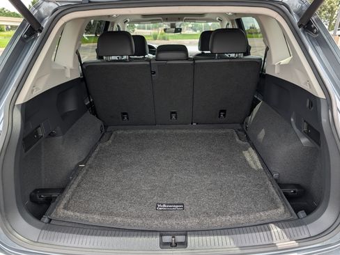 Used 2020 Volkswagen Tiguan SEL w/ Tiguan Two-Row MDO Package AWD/4WD image 18