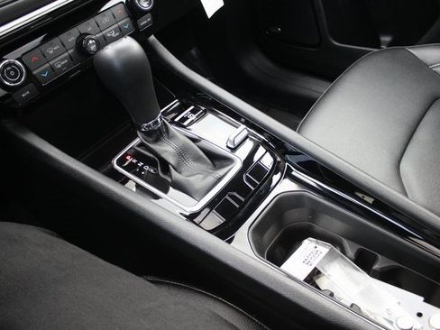 Used 2024 Jeep Compass Limited w/ High Altitude Package image 12