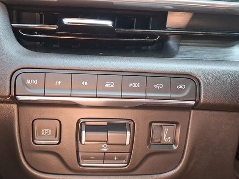 Used 2023 Cadillac Escalade Sport w/ LPO, ONYX Package AWD/4WD image 28