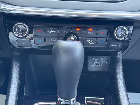 Used 2022 Jeep Compass Limited AWD/4WD image 23