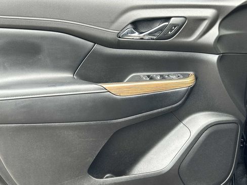 Used 2019 GMC Acadia SLE FWD image 11