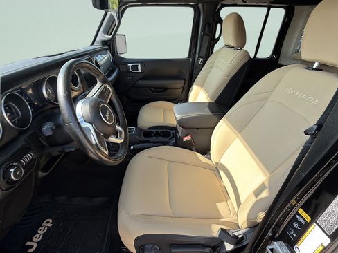 Used 2021 Jeep Wrangler Unlimited Sahara AWD/4WD image 15