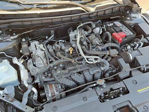 Used 2024 Nissan Altima 2.5 SV FWD image 29