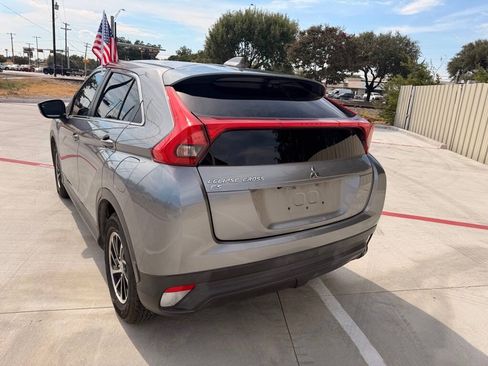 Used 2020 Mitsubishi Eclipse Cross ES FWD image 3