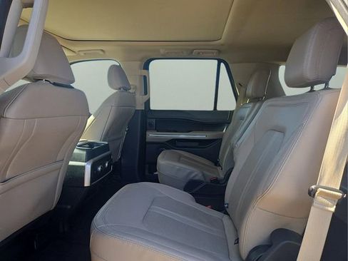 Used 2024 Ford Expedition Limited image 16