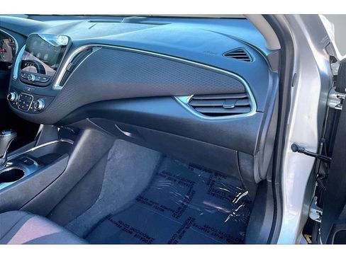 Used 2019 Chevrolet Malibu LT FWD image 24