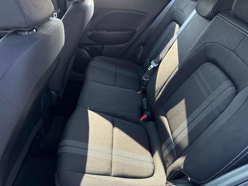 Used 2023 Hyundai Venue SEL image 13