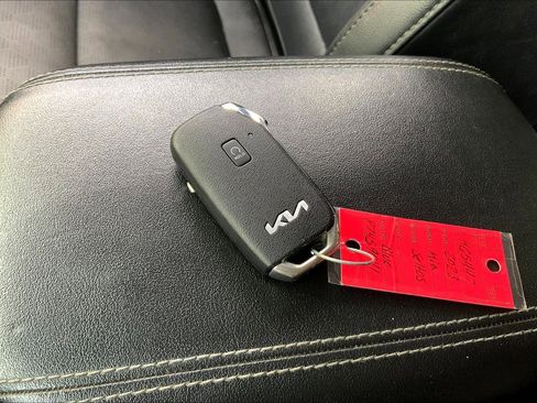 Used 2023 Kia Seltos EX image 11