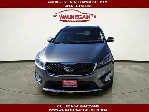 Used 2016 Kia Sorento SX image 2