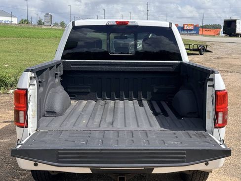 Used 2018 Ford F150 Lariat RWD image 9