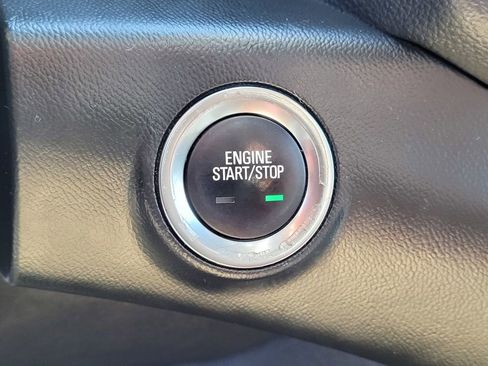 Used 2022 GMC Terrain SLE w/ Driver Convenience Package image 18