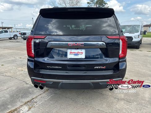 Used 2023 GMC Yukon XL AT4 w/ AT4 Premium Plus Package AWD/4WD image 13