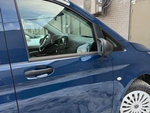 Used 2022 Mercedes-Benz Metris Cargo image 8