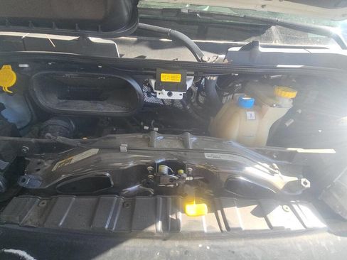 Used 2025 RAM ProMaster 2500 w/ Convenience Group image 8