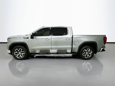Used 2025 GMC Sierra 1500 SLT image 4