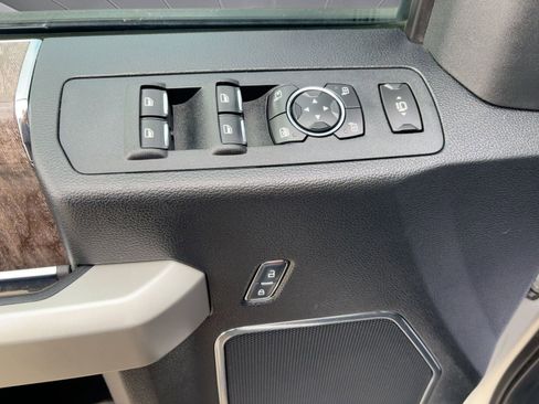 Used 2017 Ford F250 Lariat image 13