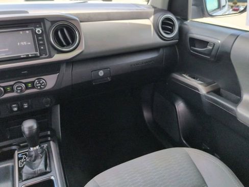 Used 2019 Toyota Tacoma SR5 AWD/4WD image 17