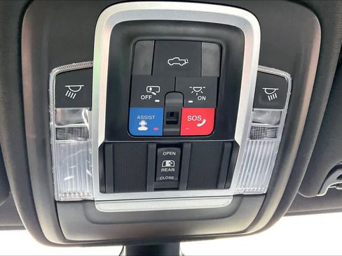 Used 2022 RAM 2500 Laramie image 32