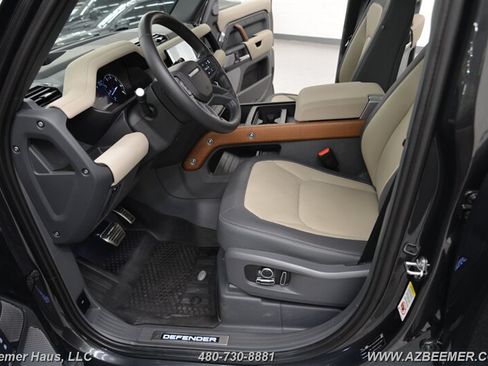 Used 2023 Land Rover Defender 130 X AWD/4WD image 17