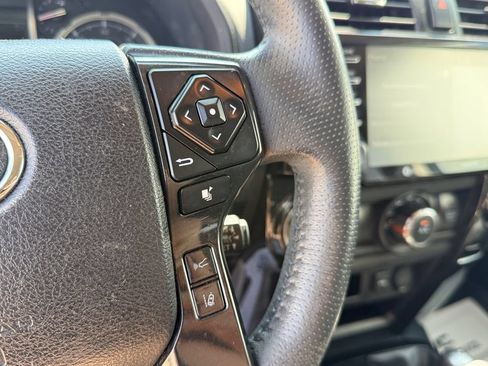 Used 2020 Toyota 4Runner TRD Off-Road Premium w/ Moonroof Package AWD/4WD image 18