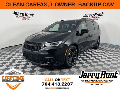 Used 2025 Chrysler Pacifica Limited