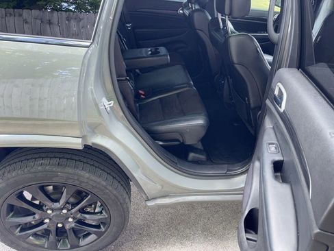 Used 2021 Jeep Grand Cherokee Laredo X AWD/4WD image 11