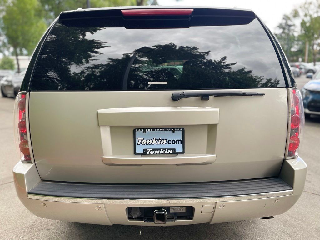 Used 2007 GMC Yukon Denali AWD/4WD image 4