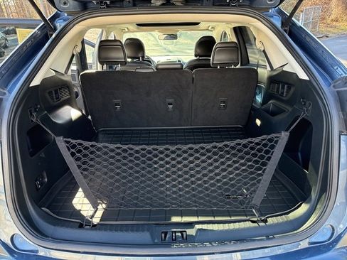 Used 2019 Ford Edge SEL w/ Equipment Group 201A image 22
