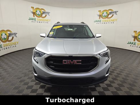 Used 2020 GMC Terrain SLE w/ Driver Convenience Package AWD/4WD image 2