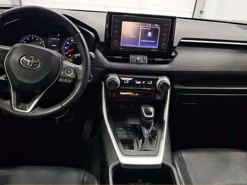 Used 2022 Toyota RAV4 XLE Premium AWD/4WD image 8