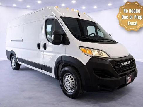 Used 2025 RAM ProMaster 2500 w/ Convenience Group FWD image 3