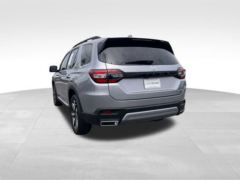 Used 2023 Honda Pilot Touring image 4