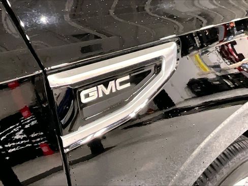 Used 2023 GMC Yukon Denali w/ LPO, Floor Liner Package image 30