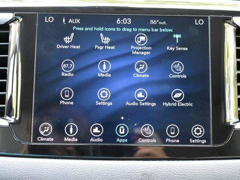 Used 2018 Chrysler Pacifica Touring-L FWD image 20